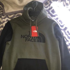 Men’s North Face Hoodie